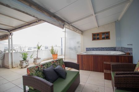 Casa à venda com 180m², 2 quartos e 3 vagas Casa à venda com 180m², 2 quartos e 3 vagasLounge
