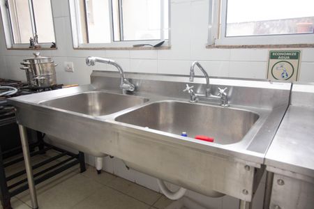 Casa à venda com 180m², 2 quartos e 3 vagas Casa à venda com 180m², 2 quartos e 3 vagasCozinha