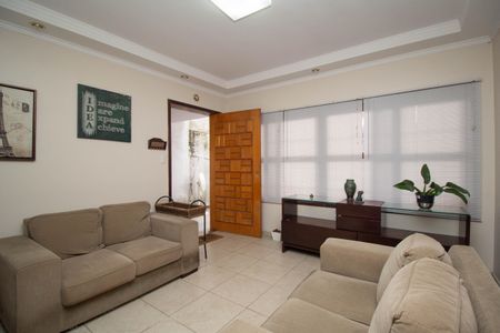 Casa à venda com 180m², 2 quartos e 3 vagas Casa à venda com 180m², 2 quartos e 3 vagasSala