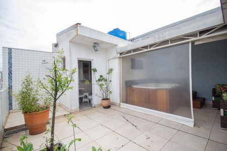 Casa à venda com 180m², 2 quartos e 3 vagas Casa à venda com 180m², 2 quartos e 3 vagasLounge
