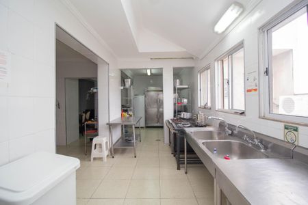 Casa à venda com 180m², 2 quartos e 3 vagas Casa à venda com 180m², 2 quartos e 3 vagasCozinha