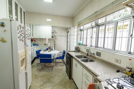 Casa à venda com 195m², 3 quartos e 2 vagasCozinha