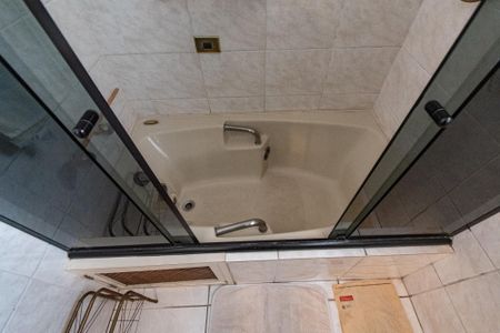 Casa à venda com 195m², 3 quartos e 2 vagasBanheiro da Suíte