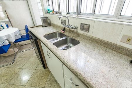 Casa à venda com 195m², 3 quartos e 2 vagasCozinha