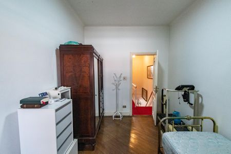 Casa à venda com 195m², 3 quartos e 2 vagasSuíte