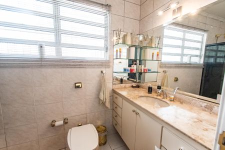 Casa à venda com 195m², 3 quartos e 2 vagasBanheiro da Suíte