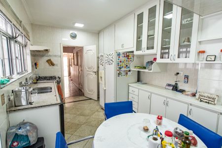 Casa à venda com 195m², 3 quartos e 2 vagasCozinha