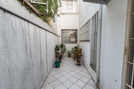 Casa à venda com 195m², 3 quartos e 2 vagasCorredor