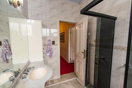 Casa à venda com 195m², 3 quartos e 2 vagasBanheiro Social