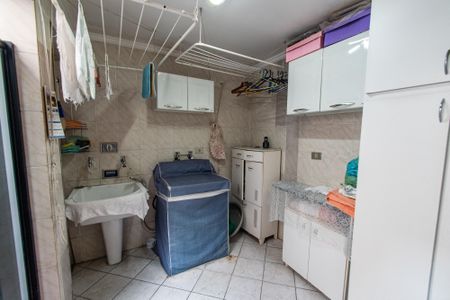 Casa à venda com 195m², 3 quartos e 2 vagasÁrea de serviço
