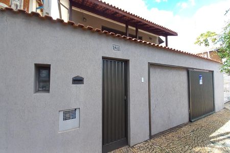 Casa à venda com 156m², 3 quartos e 4 vagas Casa à venda com 156m², 3 quartos e 4 vagasFachada do Prédio