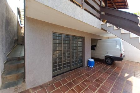 Casa à venda com 156m², 3 quartos e 4 vagas Casa à venda com 156m², 3 quartos e 4 vagasFachada do Prédio