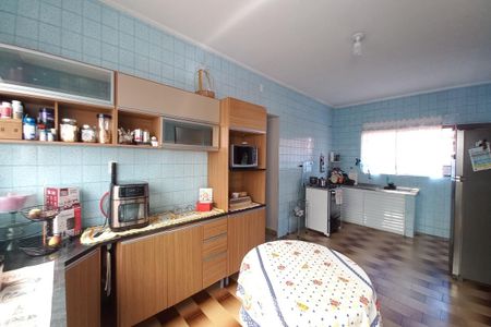 Casa à venda com 156m², 3 quartos e 4 vagas Casa à venda com 156m², 3 quartos e 4 vagasCopa