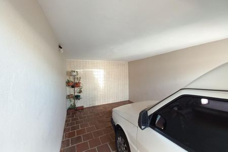 Casa à venda com 156m², 3 quartos e 4 vagas Casa à venda com 156m², 3 quartos e 4 vagasGaragem