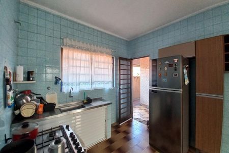 Casa à venda com 156m², 3 quartos e 4 vagas Casa à venda com 156m², 3 quartos e 4 vagasCozinha