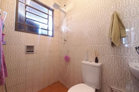 Casa à venda com 156m², 3 quartos e 4 vagas Casa à venda com 156m², 3 quartos e 4 vagasBanheiro da Suíte