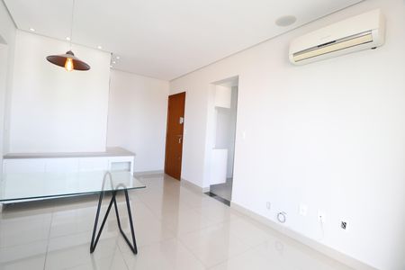 Apartamento para alugar com 69m², 2 quartos e 1 vagaSala