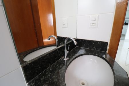 Apartamento para alugar com 69m², 2 quartos e 1 vagaBanheiro Social
