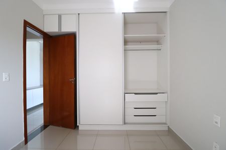 Apartamento para alugar com 69m², 2 quartos e 1 vagaQuarto