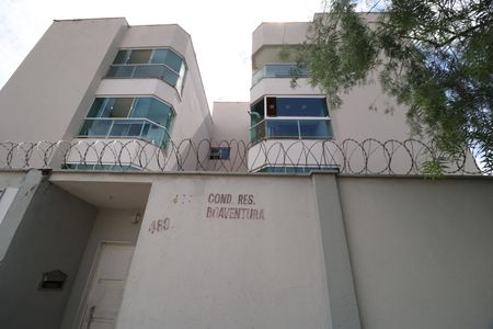 Apartamento para alugar com 69m², 2 quartos e 1 vagaFachada