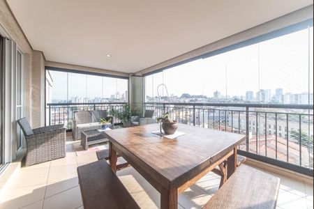 Apartamento à venda com 128m², 3 quartos e 2 vagasVaranda