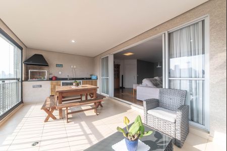 Apartamento à venda com 128m², 3 quartos e 2 vagasVaranda