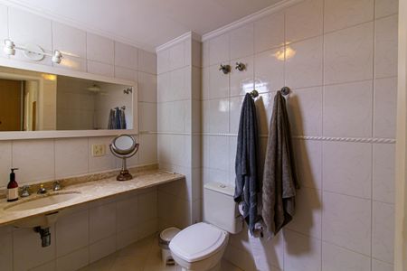 Apartamento à venda com 104m², 3 quartos e 2 vagasBanheiro da Suíte