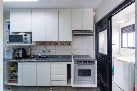 Apartamento à venda com 105m², 3 quartos e 2 vagas Apartamento à venda com 105m², 3 quartos e 2 vagasCozinha