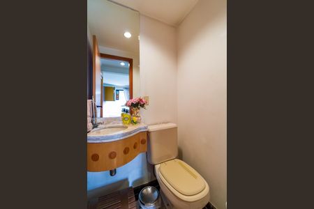 Apartamento à venda com 105m², 3 quartos e 2 vagas Apartamento à venda com 105m², 3 quartos e 2 vagasBanheiro