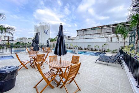 Apartamento à venda com 35m², 2 quartos e sem vagaÁrea comum - Piscina