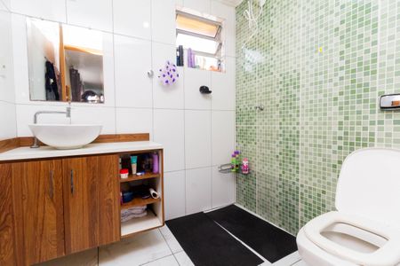 Casa à venda com 280m², 8 quartos e 5 vagasCASA 4: BANHEIRO