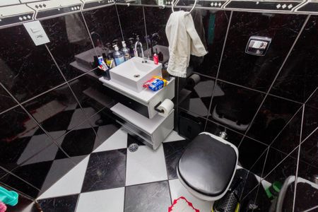 Casa à venda com 280m², 8 quartos e 5 vagasCASA 3: BANHEIRO