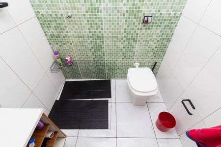 Casa à venda com 280m², 8 quartos e 5 vagasCASA 4: BANHEIRO