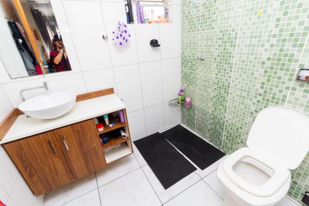 Casa à venda com 280m², 8 quartos e 5 vagasCASA 4: BANHEIRO