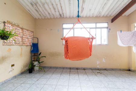 Casa à venda com 280m², 8 quartos e 5 vagasCASA 4: VARANDA E ÁREA DE SERVIÇO