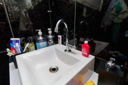 Casa à venda com 280m², 8 quartos e 5 vagasCASA 3: BANHEIRO