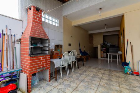 Casa à venda com 280m², 8 quartos e 5 vagasCASA 3: QUINTAL E ÁREA DE SERVIÇO