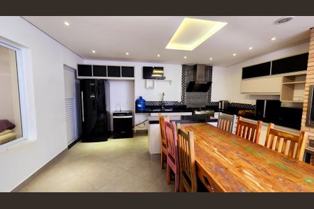 Casa de condomínio à venda com 184m², 4 quartos e 2 vagasCozinha