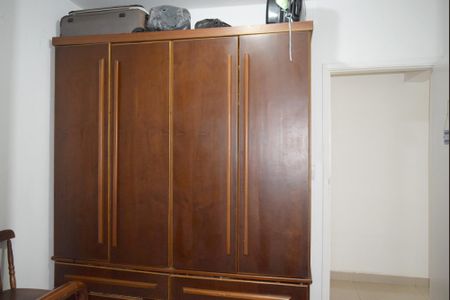 Casa à venda com 210m², 2 quartos e 1 vagaQuarto