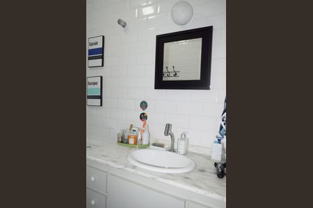 Casa à venda com 210m², 2 quartos e 1 vagaBanheiro social