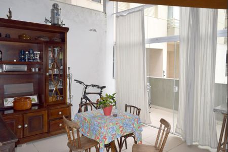 Casa à venda com 210m², 2 quartos e 1 vagaQuintal/Churrasqueira