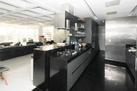 Apartamento à venda com 380m², 4 quartos e 6 vagasCozinha