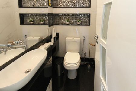 Apartamento à venda com 380m², 4 quartos e 6 vagasLavabo