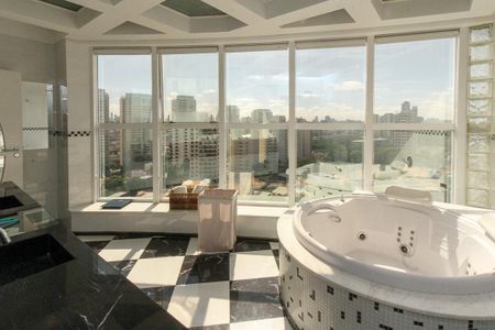 Apartamento à venda com 380m², 4 quartos e 6 vagasBanheiro da Suite 04