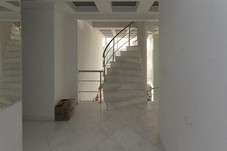 Apartamento à venda com 380m², 4 quartos e 6 vagasCorredor