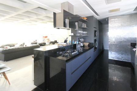 Apartamento à venda com 380m², 4 quartos e 6 vagasCozinha