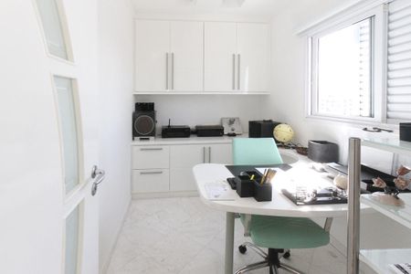 Apartamento à venda com 380m², 4 quartos e 6 vagasEscritório
