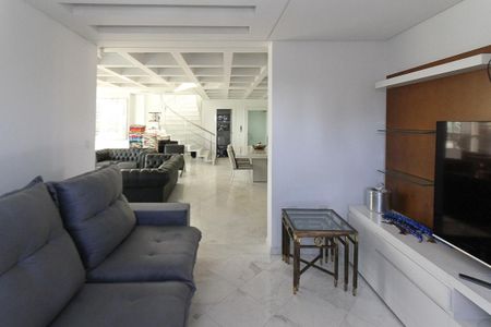 Apartamento à venda com 380m², 4 quartos e 6 vagasSala