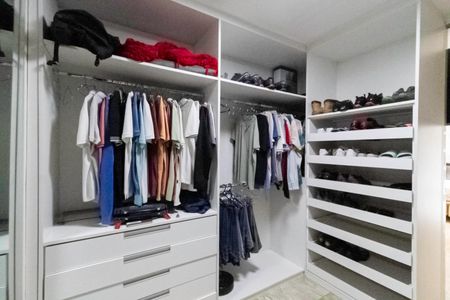 Casa à venda com 480m², 4 quartos e 3 vagasCloset da suíte master