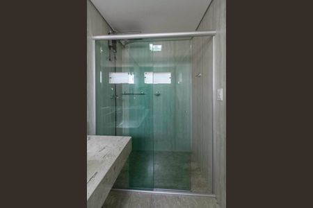 Casa à venda com 480m², 4 quartos e 3 vagasBanheiro da suíte 2